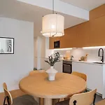 Armona - 2 Bedrooms And Pool In Avenidas Novas Lisbon