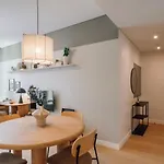 Armona - 2 Bedrooms And Pool In Avenidas Novas Apartment Lisbon