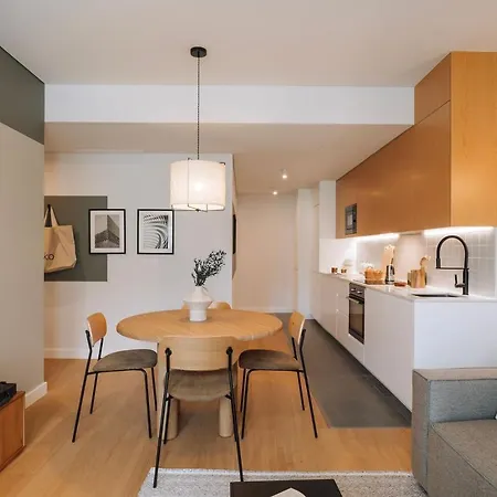 Apartment Armona - 2 Bedrooms And Pool In Avenidas Novas Lissabon