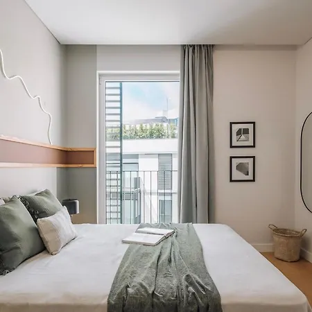 Armona - 2 Bedrooms And Pool In Avenidas Novas Daire